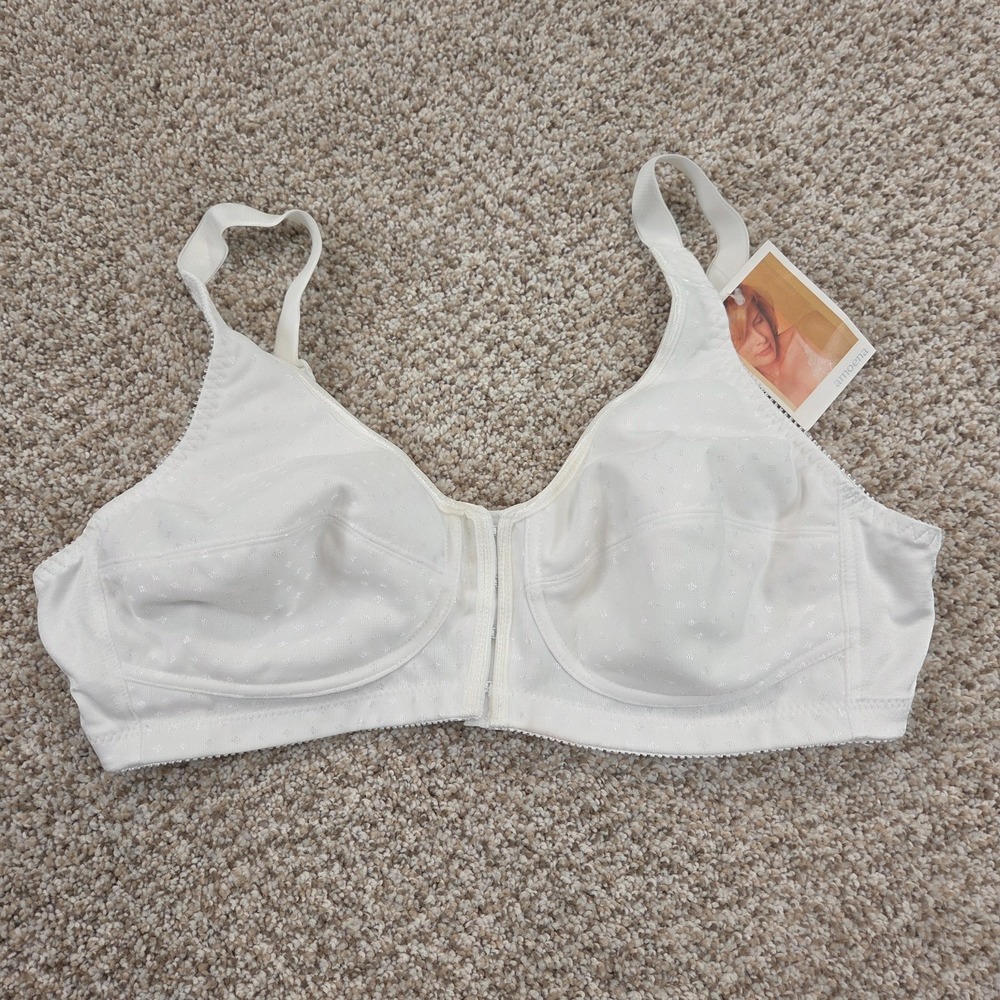 Amoena Mastectomy Bra - 2124 - Greta - White - NWTs -‎ Size 38A